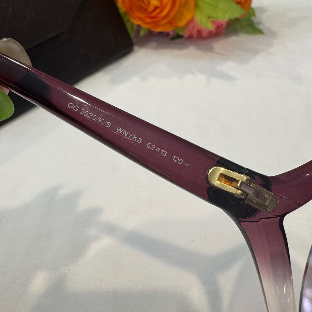 Authentic Gucci Sunglasses with Heart GG logo - Picture 8 of 10